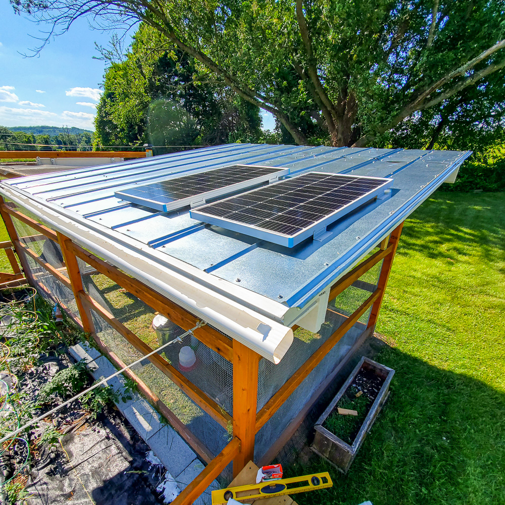Do-It-Yourself Projects to Get You Off the Grid: Rain Barrels, Chicken Coops, Solar Panels, and More